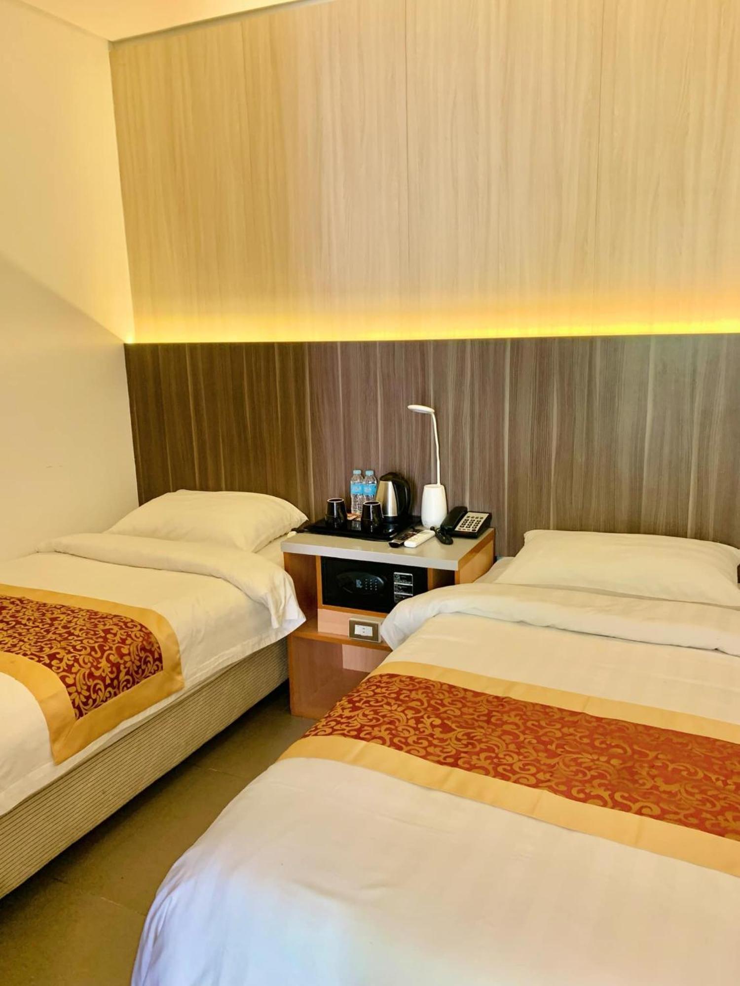 Kojo Hotel Tagum Esterno foto