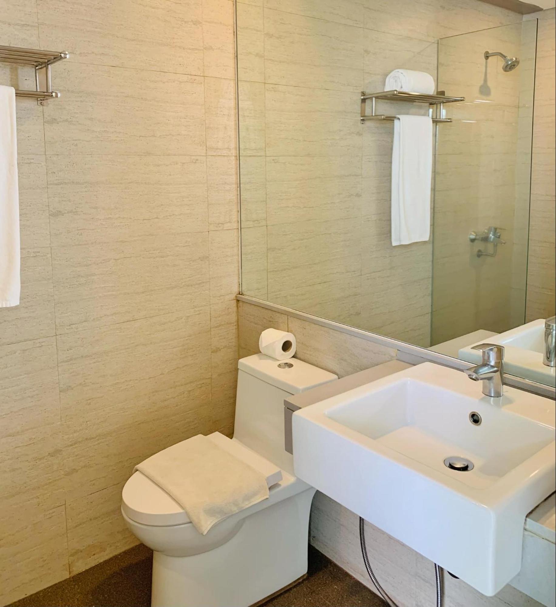 Kojo Hotel Tagum Esterno foto